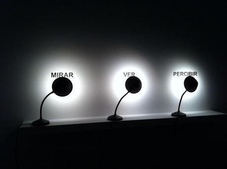 Muntadas. Mirar, ver, percibir, 2009. ARCO XXVII, Galería Joan Prats, Madrid. El video pide sitio: Muntadas e Hiraki Sawa