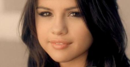 vissid amore selena gomez who says