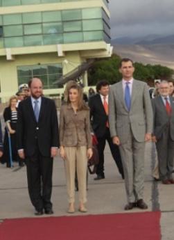 Dña. Letizia en Chile. Más imágenes de sus estilismos