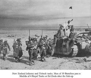 El Octavo Ejército Británico estrena comandante y rompe el cerco de Tobruk - 27/11/1941.