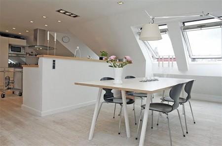 tetera siemens sofá iversen sofá de ikea sillas myr hormiga ant sillas de diseño arne jacobsen silla eames Poul Kjærholm minimalismo nórdico jarron menu florero holmegrad estilo nórdico estanterías montana espacios abiertos en decoración diseño nórdico diseño de interiores decoración de interiores 