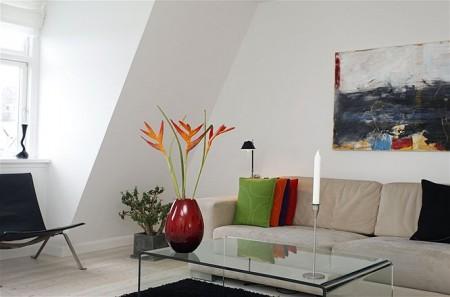 tetera siemens sofá iversen sofá de ikea sillas myr hormiga ant sillas de diseño arne jacobsen silla eames Poul Kjærholm minimalismo nórdico jarron menu florero holmegrad estilo nórdico estanterías montana espacios abiertos en decoración diseño nórdico diseño de interiores decoración de interiores 