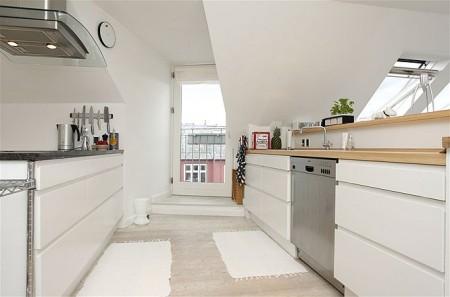 tetera siemens sofá iversen sofá de ikea sillas myr hormiga ant sillas de diseño arne jacobsen silla eames Poul Kjærholm minimalismo nórdico jarron menu florero holmegrad estilo nórdico estanterías montana espacios abiertos en decoración diseño nórdico diseño de interiores decoración de interiores 