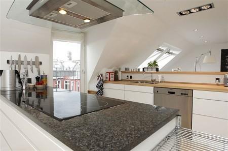 tetera siemens sofá iversen sofá de ikea sillas myr hormiga ant sillas de diseño arne jacobsen silla eames Poul Kjærholm minimalismo nórdico jarron menu florero holmegrad estilo nórdico estanterías montana espacios abiertos en decoración diseño nórdico diseño de interiores decoración de interiores 