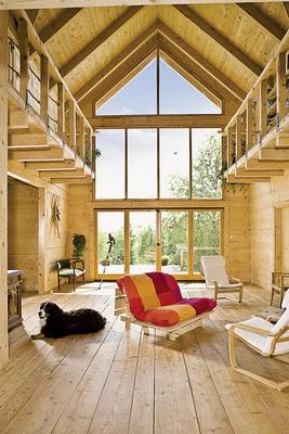 CABANA DE MADERA EN EL BOSQUE