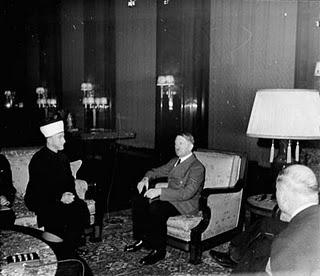 El Gran Mufti de Jerusalén se reúne con el Führer - 28/11/1941.