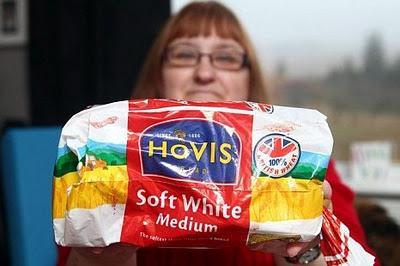 Una mujer escocesa sobrevive a un accidente de coche gracias a una barra de pan