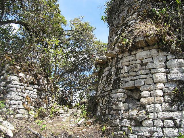 TREKKING A LAS MISTERIOSAS RUINAS DE LA CONGONA
