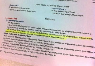 IMAGEN DEL ACTA ARBITRAL DEL BARCELONA-RAYO (PEREZ LASA NO OBSERVÓ QUE PIQUÉ FORZASE LA AMARILLA)