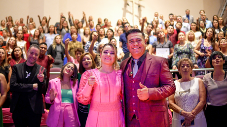 Juan Ramírez y Ruz Hernández de Power Golden fortalecen su compromiso con la industria herbolaria con el exitoso lanzamiento de su «Programa de Apoyo a nuevos Líderes» Juan Ramírez y Ruz Hernández de Power Golden fortalecen su compromiso con la industria herbolaria con el exitoso lanzamiento de su «Programa de Apoyo a nuevos Líderes»