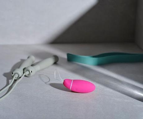 1 de cada 3 mujeres sufre pérdidas de orina al reír, toser, estornudar o levantar algo pesado 1 de cada 3 mujeres sufre pérdidas de orina al reír, toser, estornudar o levantar algo pesado