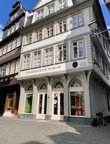 “El Struwwelpeter”¿Uno de los libros más crueles jamás escritos? por Nery Santos Gómez