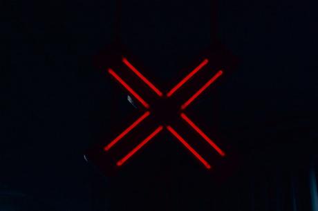 Fluorescentes de color rojo, ¿por qué nos gustan tanto?