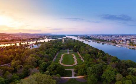 5 lugares para admirar las vistas más hermosas del Danubio en Budapest isla margarita