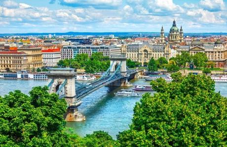 5 lugares para admirar las vistas más hermosas del Danubio en Budapest Puente de las cadenas