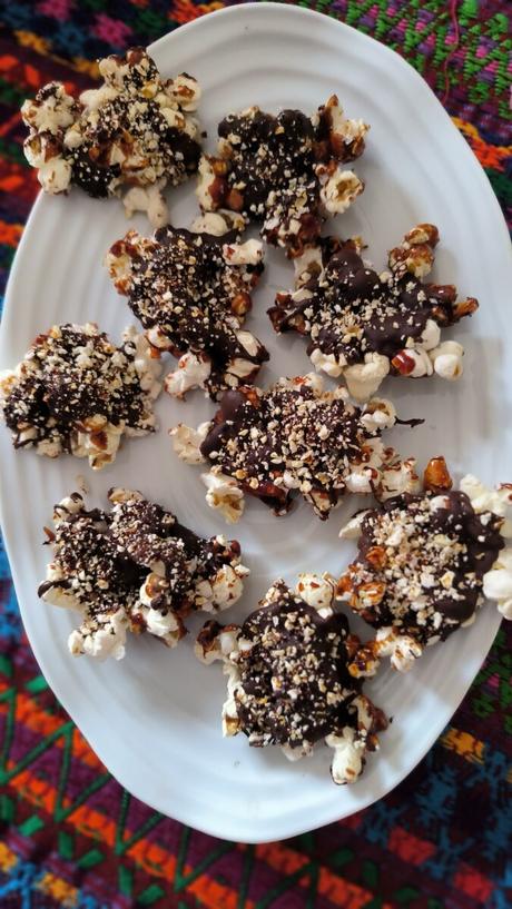 Cómo hacer palomitas caramelizadas con chocolate al estilo cajún: una receta fácil y divertida