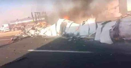 Dos personas mueren en fatal accidente entre un tráiler y un automóvil en la Carretera a Matehuala