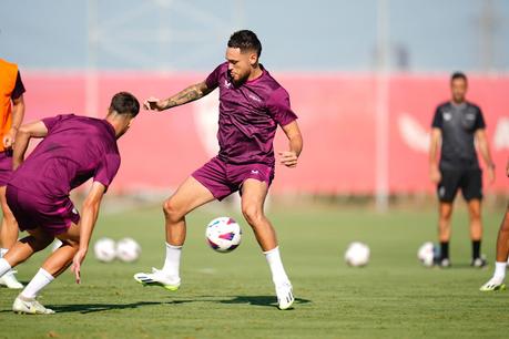 Mendilibar viaja con 26 futbolistas para los dos amistosos en Alemania