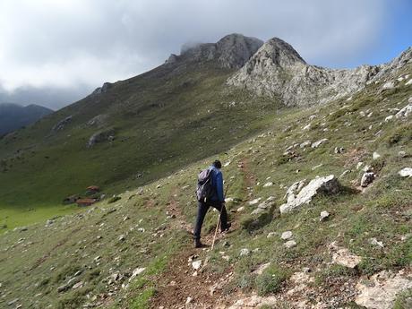 Riospaso-Güé Martínez-Los Praos-Las Planas-La Vaḷḷota-Las Navariegas