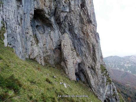 Riospaso-Güé Martínez-Los Praos-Las Planas-La Vaḷḷota-Las Navariegas
