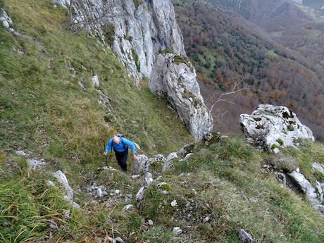 Riospaso-Güé Martínez-Los Praos-Las Planas-La Vaḷḷota-Las Navariegas