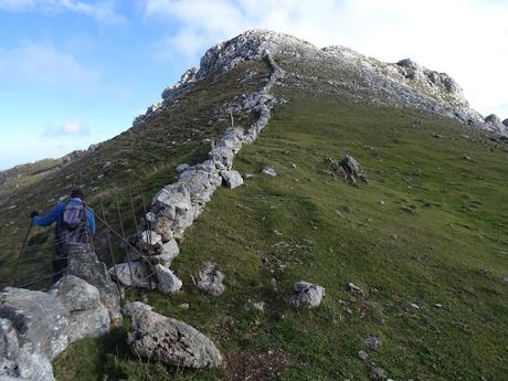Riospaso-Güé Martínez-Los Praos-Las Planas-La Vaḷḷota-Las Navariegas