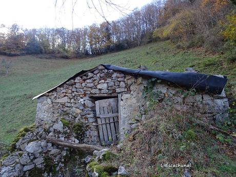 Riospaso-Güé Martínez-Los Praos-Las Planas-La Vaḷḷota-Las Navariegas