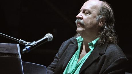 Litto Nebbia cumple 75 y sigue invitando a que lo veamos seguir