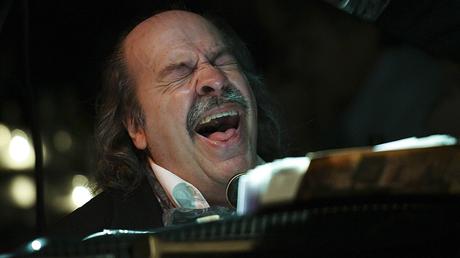 Litto Nebbia cumple 75 y sigue invitando a que lo veamos seguir