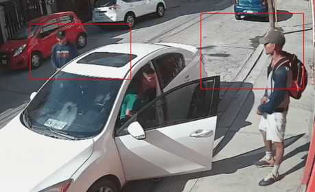 (video)Joven es despojado de su auto a plena luz del día cerca de la avenida Dalias