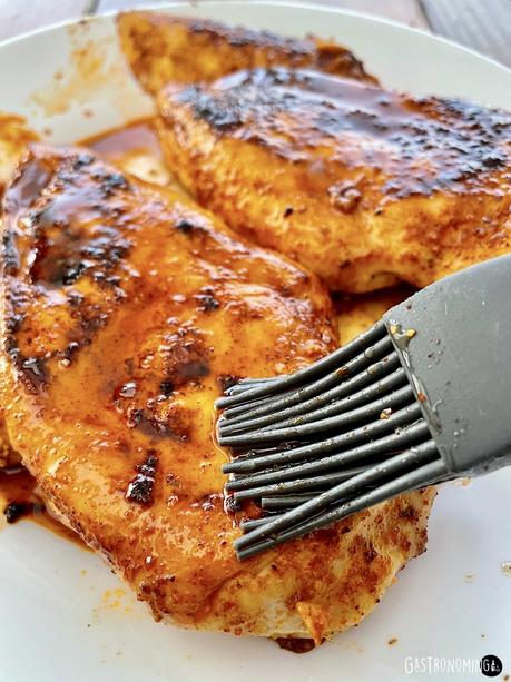 Pechugas de pollo con limón, miel y chipotle