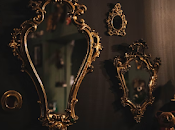 Reflejos encantados: Obras fascinantes sobre espejos mágicos