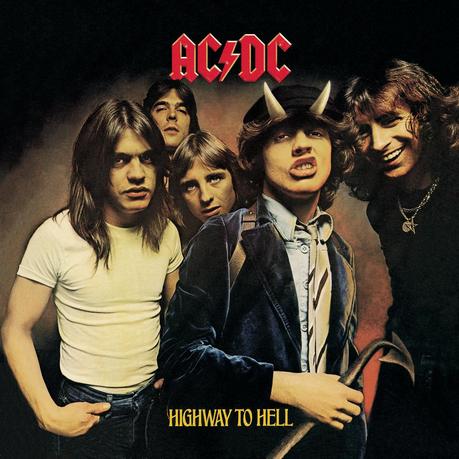 Highway to Hell: AC/DC haciendo trompos envueltos en llamas