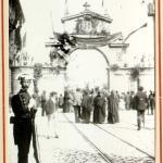 1901:arco en honor de la Reina María Cristina y Alfonso XIII