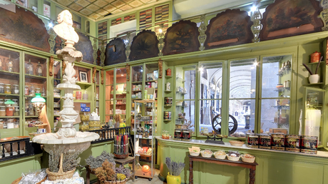 Herboristería del Rei, la tienda de 200 años, reabrió sus puertas en Barcelona