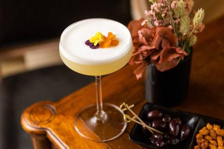 Coctelerías con glamur: cuatro hoteles de lujo del Eixample más una buena ruta de degustación