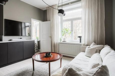 Un pequeño apartamento en tonos grises