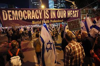 Del suicidio de las naciones