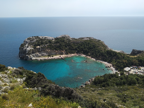 anthony-quinn-en-rodas alquilar un barco en Grecia