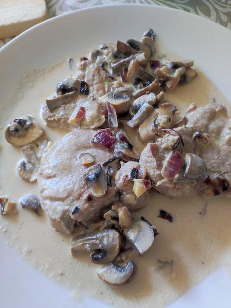 SOLOMILLO DE CERDO EN SALSA DE CHAMPIÑONES