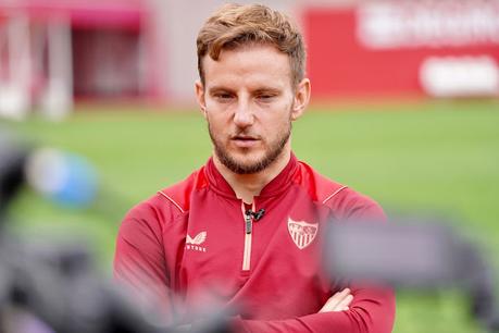 Gudelj vs Ayoze, Rakitic vs Isco... Los grandes duelos del derbi de pretemporada