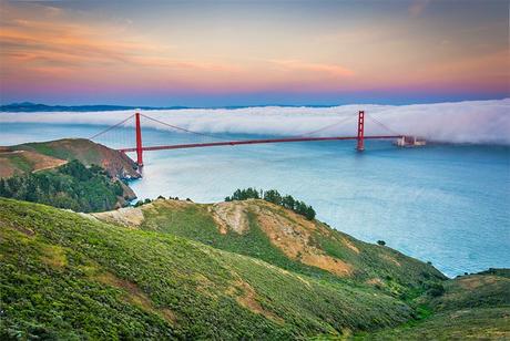 Niebla rodando sobre el Área Recreativa Nacional Golden Gate