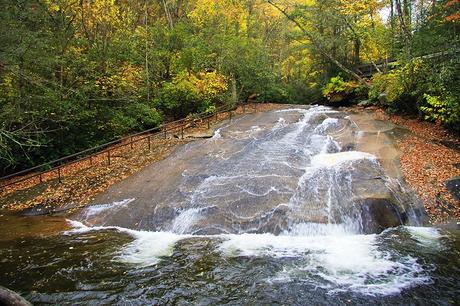Sliding Rock Falls en el otoño