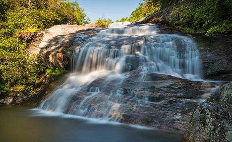 Lower Falls, campos de cementerio