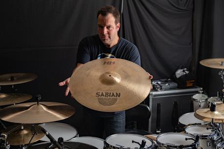 ‘Arte Sonoro: La Creación de Platillos Sabian’ es la nueva serie del músico venezolano Óscar Balza Óscar Balza - Sabian 4