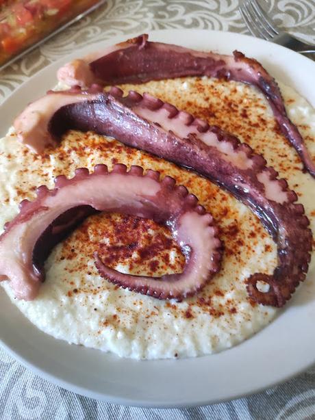 PULPO A LA BRASA CON FALSO PURÉ DE 