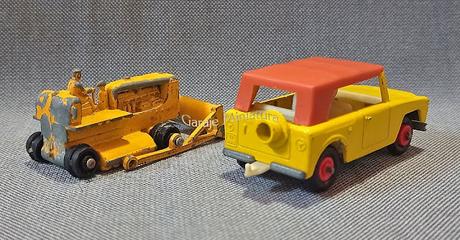 Una topadora y un auto de campo con el número 18 de pieza de Matchbox Una topadora y un auto de campo con el número 18 de pieza de Matchbox