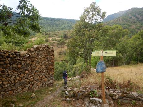 Bordes d'Àrreu | Señalización a la ermita de la Mare de Déu de les Neus Bordes d'Àrreu | Señalización a la ermita de la Mare de Déu de les Neus