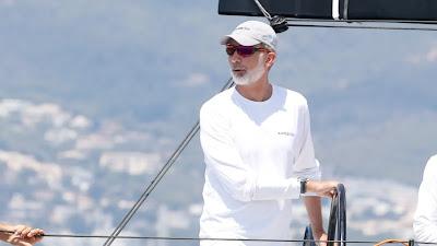 Los bancos se forran mientras las familias se ahogan por los tipos de interés… Y vacaciones para la familia real: “Yo a Sanxenxo, tú a Marivent”.