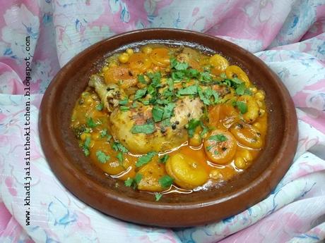 TAGINE DE POULET AUX ABRICOTS SECS ET AUX POIS CHICHES / CHICKEN TAGINE WITH DRIED APRICOTS AND CHICKPEAS / TAGINE DE POLLO CON ALBARICOQUES SECOS Y GARBANZOS / طاجين الدجاج بالمشمش المجفف والحمص TAGINE DE POULET AUX ABRICOTS SECS ET AUX POIS CHICHES / CHICKEN TAGINE WITH DRIED APRICOTS AND CHICKPEAS / TAGINE DE POLLO CON ALBARICOQUES SECOS Y GARBANZOS / طاجين الدجاج بالمشمش المجفف والحمص